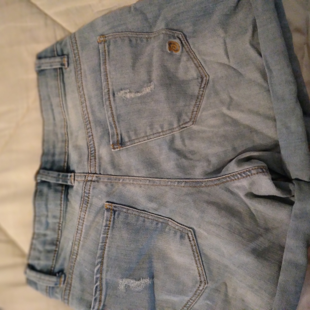 Shorts - Picture 3 of 3
